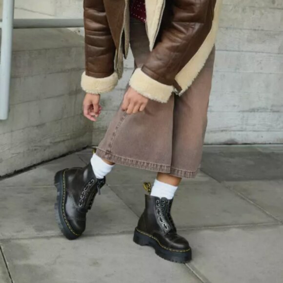 Dark Taupe - DR. MARTENS SINCLAIR ZIP UP ORLEANS LEATHER PLATFORM BOOTS MSRP$280 - Picture 11 of 16